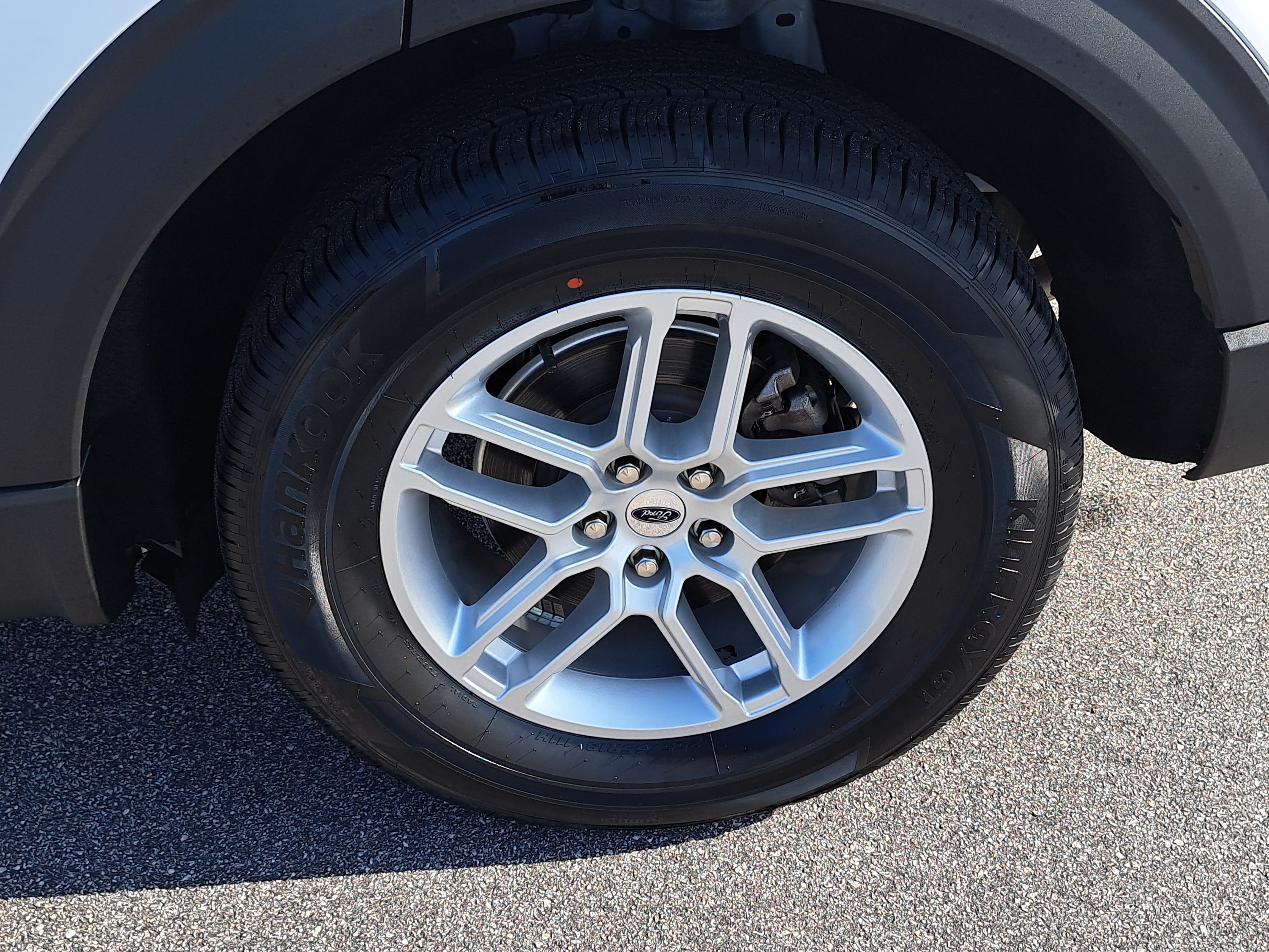 Used 2025 Ford Explorer Active AWD/4WD image 34