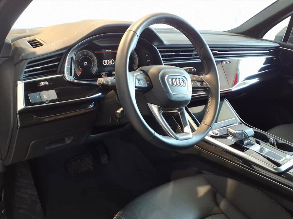 Certified 2025 Audi Q7 3.0T Premium w/ Convenience Package image 9