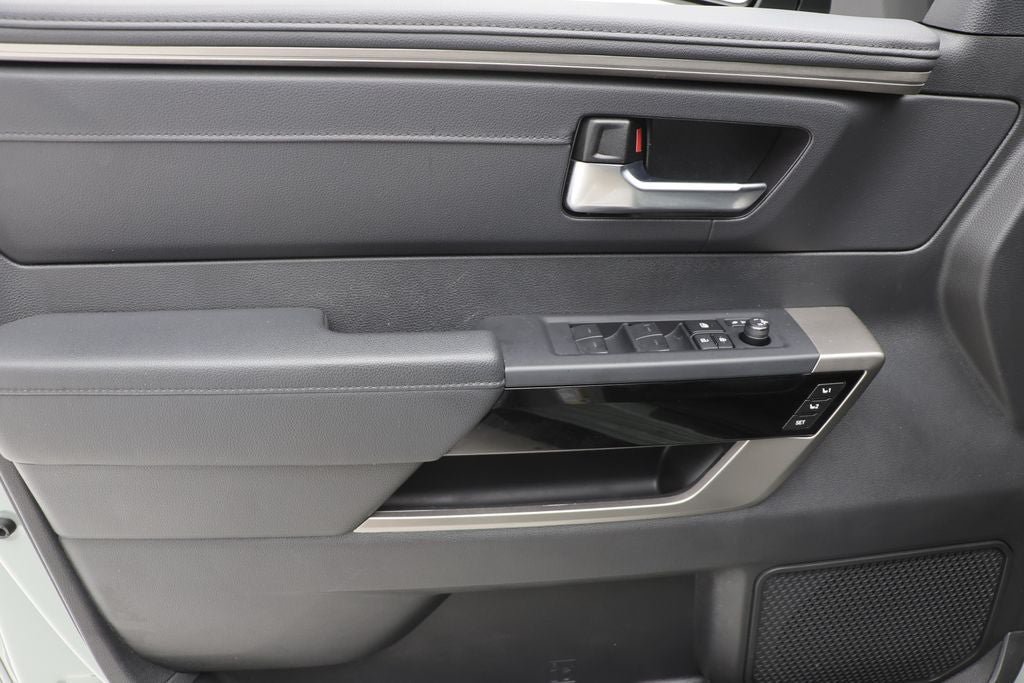 Used 2025 Toyota Sequoia Limited AWD/4WD image 15