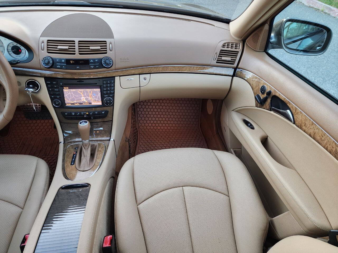 Used 2009 Mercedes-Benz E 350 Sedan image 22