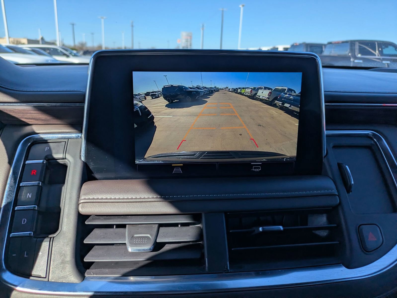 Used 2023 Chevrolet Suburban LT image 17