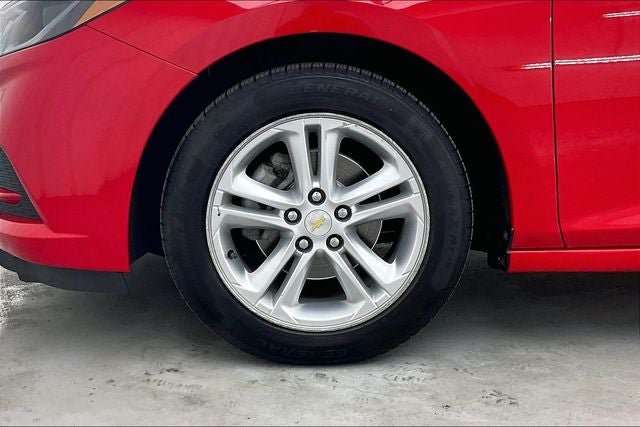 Used 2017 Chevrolet Cruze LT w/ Convenience Package FWD image 10
