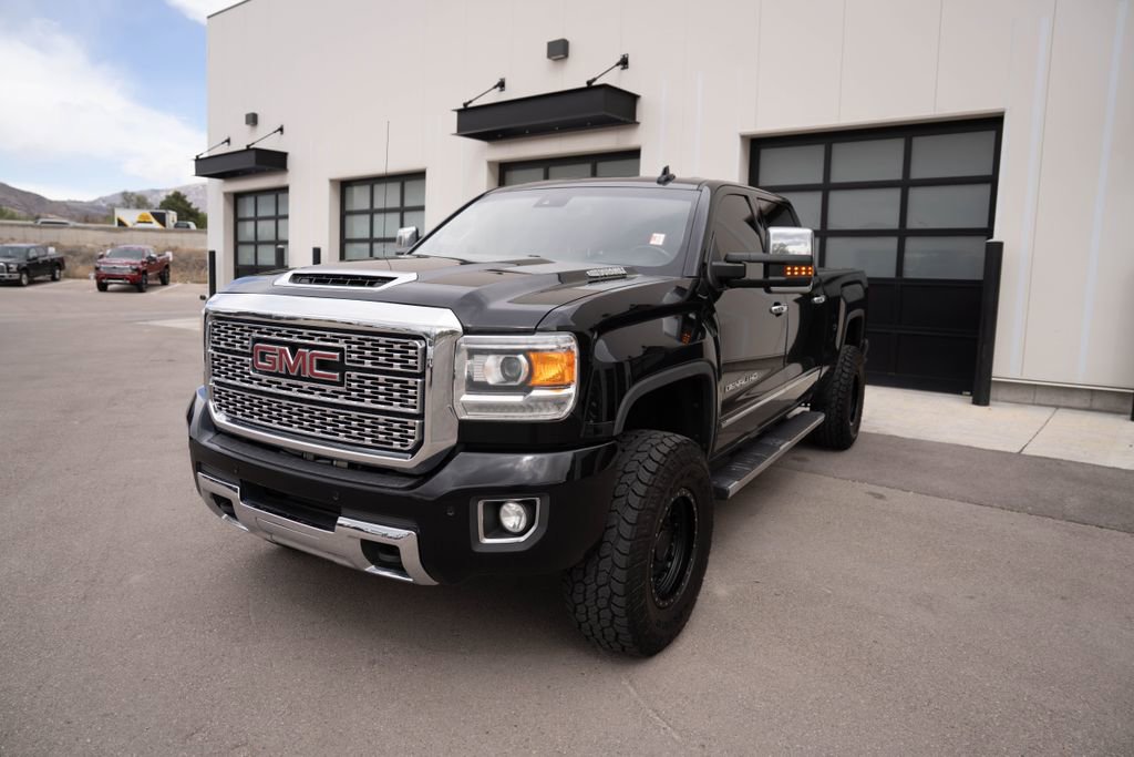 Used 2017 GMC Sierra 3500 Denali AWD/4WD image 3