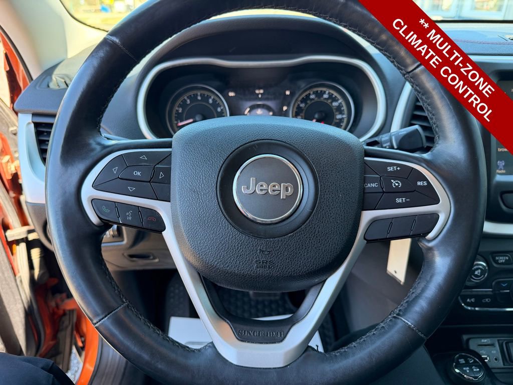 Used 2014 Jeep Cherokee Trailhawk w/ Leather Interior Group AWD/4WD image 18