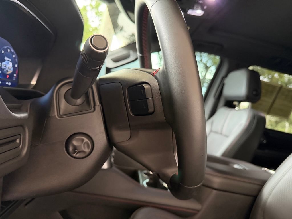 Used 2024 Chevrolet Suburban RST w/ Luxury Package RWD image 49