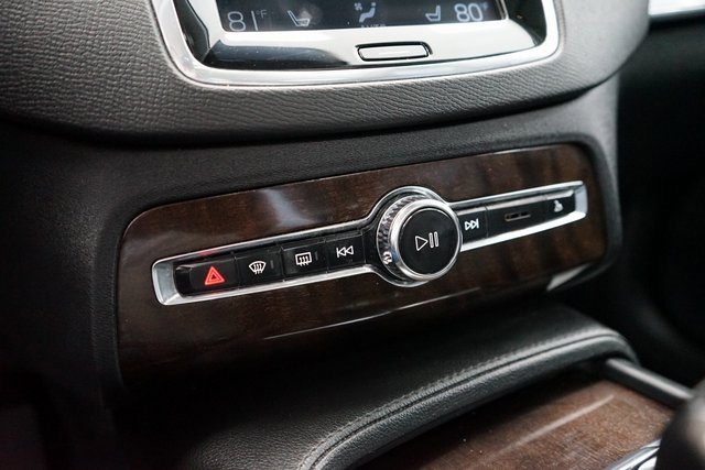 Used 2019 Volvo XC90 T5 Momentum w/ Protection Package image 40