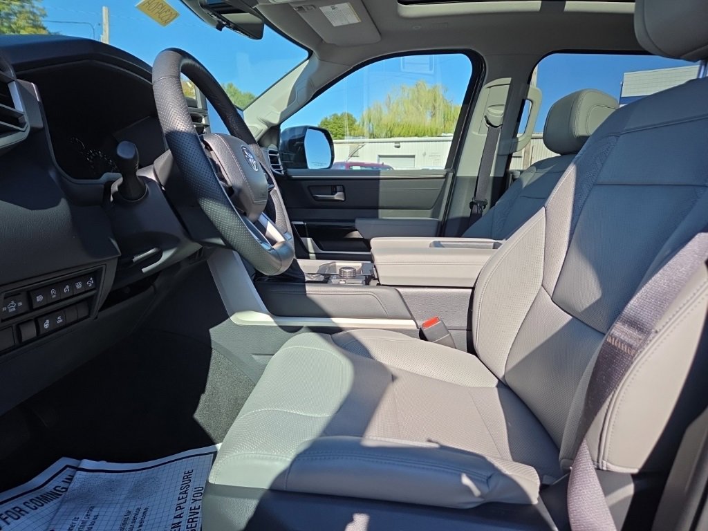 Used 2023 Toyota Tundra Limited image 17