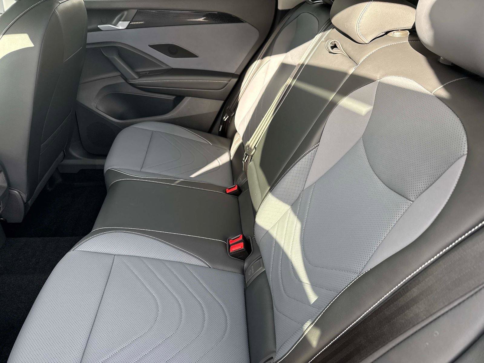 New 2026 Volkswagen Tiguan SE image 13