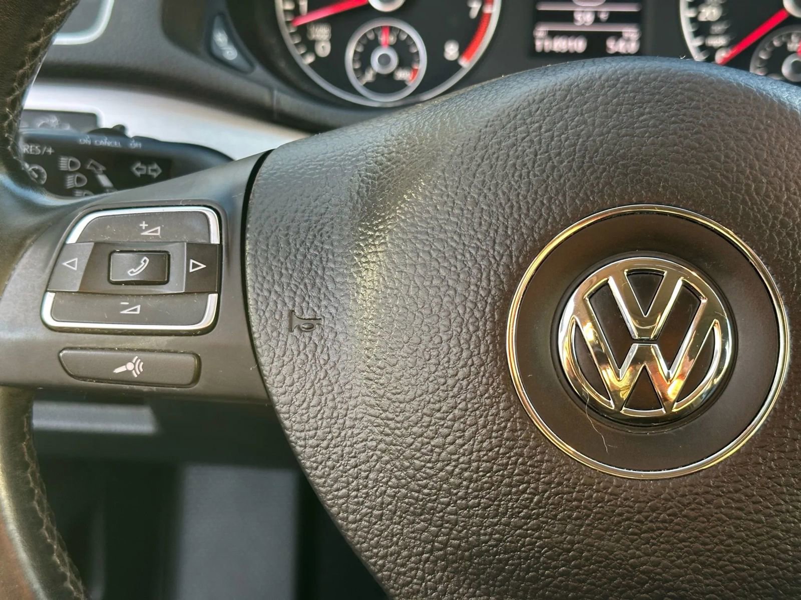 Used 2013 Volkswagen Passat 2.5 SE image 48