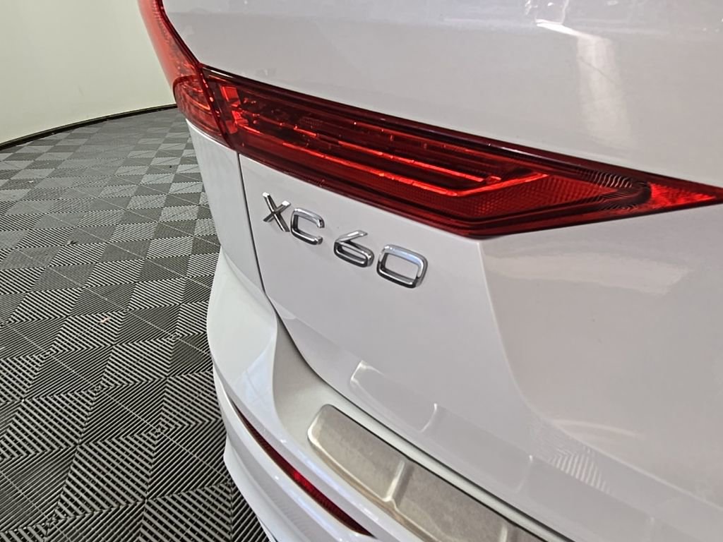 Certified 2023 Volvo XC60 B5 Plus w/ Protection Package Premier image 10