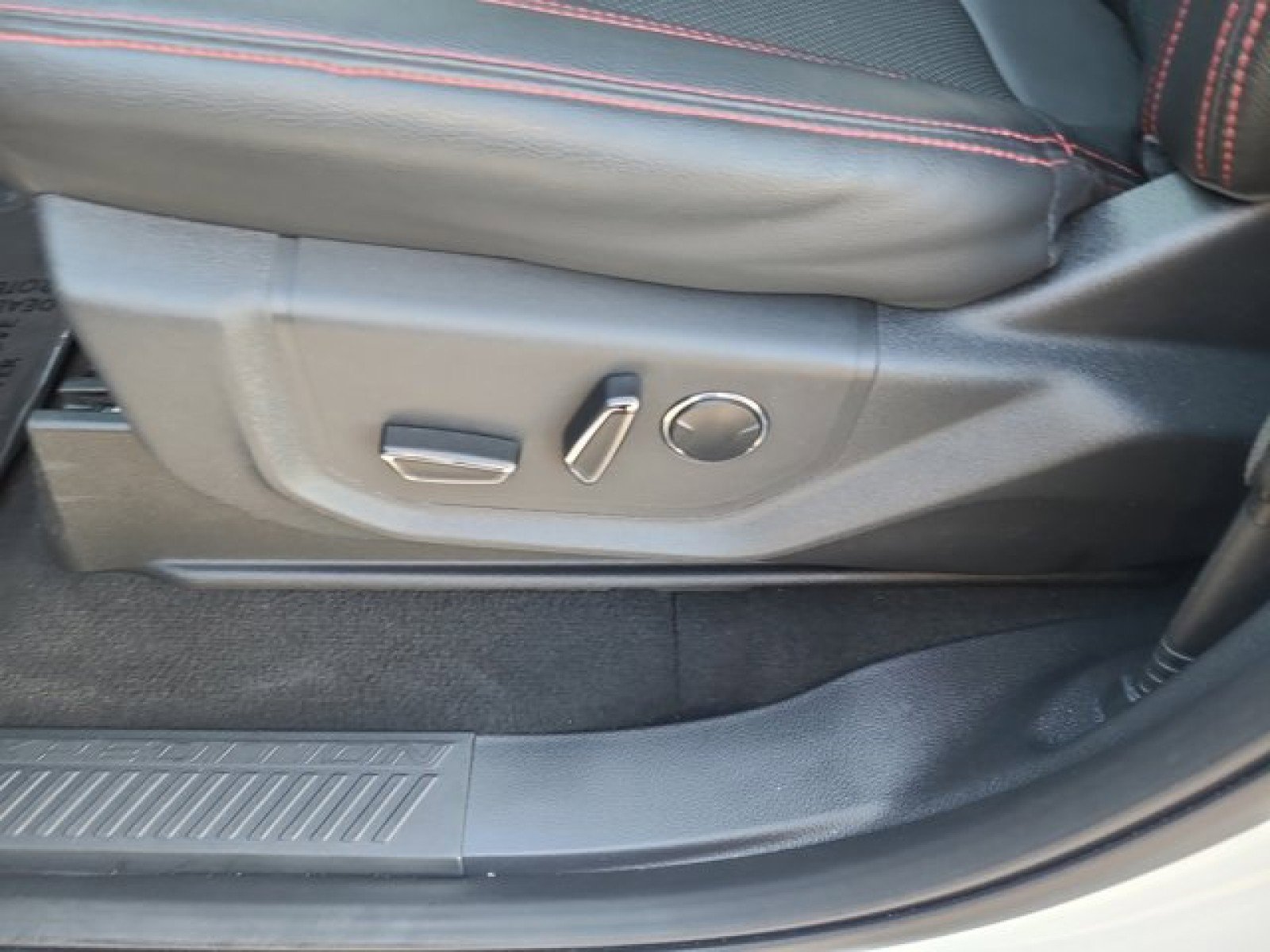 Used 2023 Ford Expedition Max Limited image 12