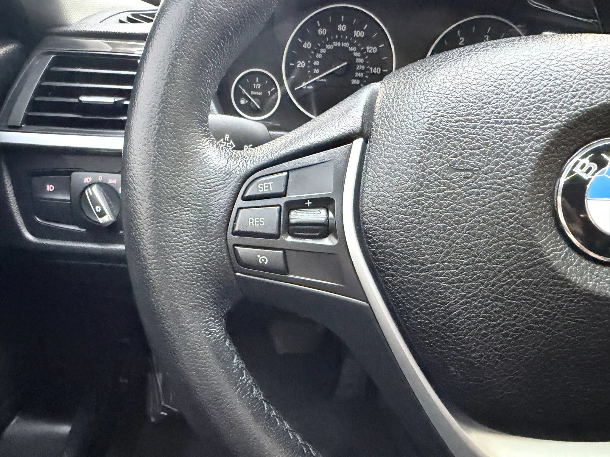 Used 2015 BMW 328d xDrive Sedan AWD/4WD image 19