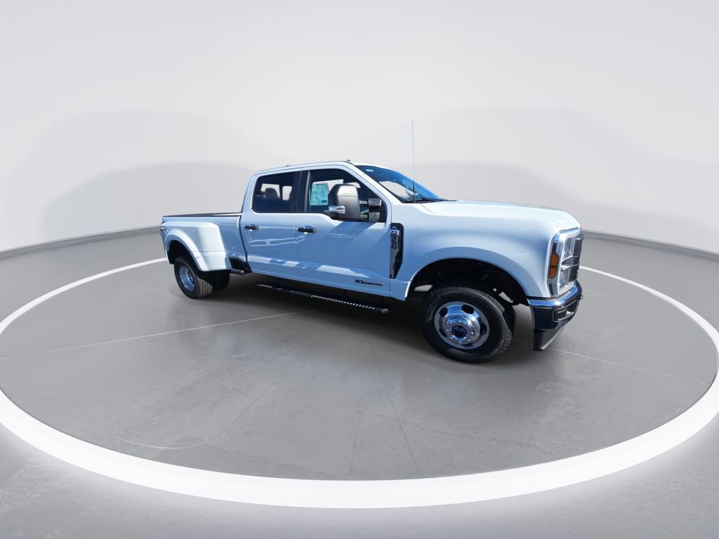 New 2026 Ford F350 XL w/ XL Chrome Package image 2