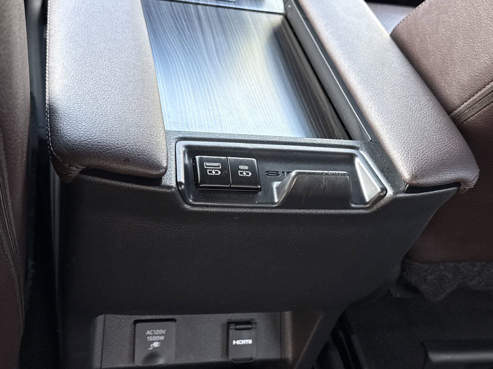 Used 2023 Toyota Sienna Platinum image 14