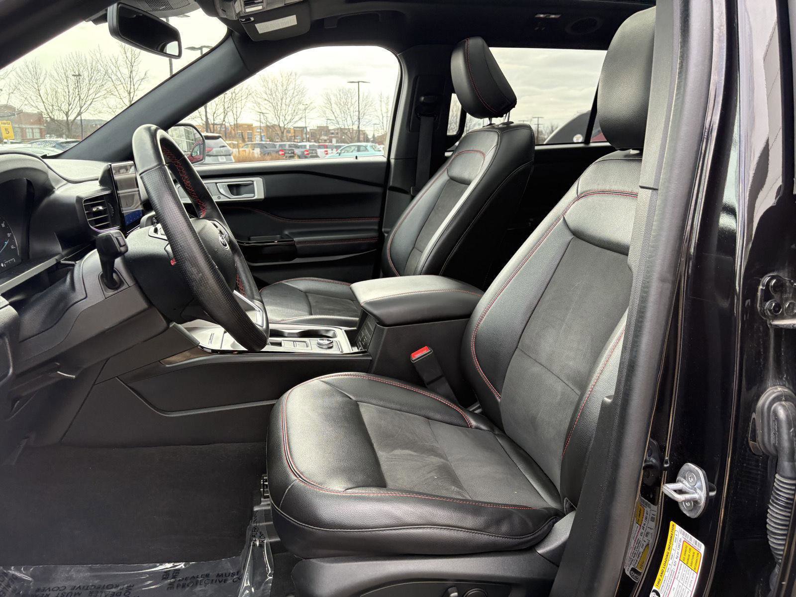 Certified 2022 Ford Explorer ST-Line w/ Class IV Trailer Tow Package image 16