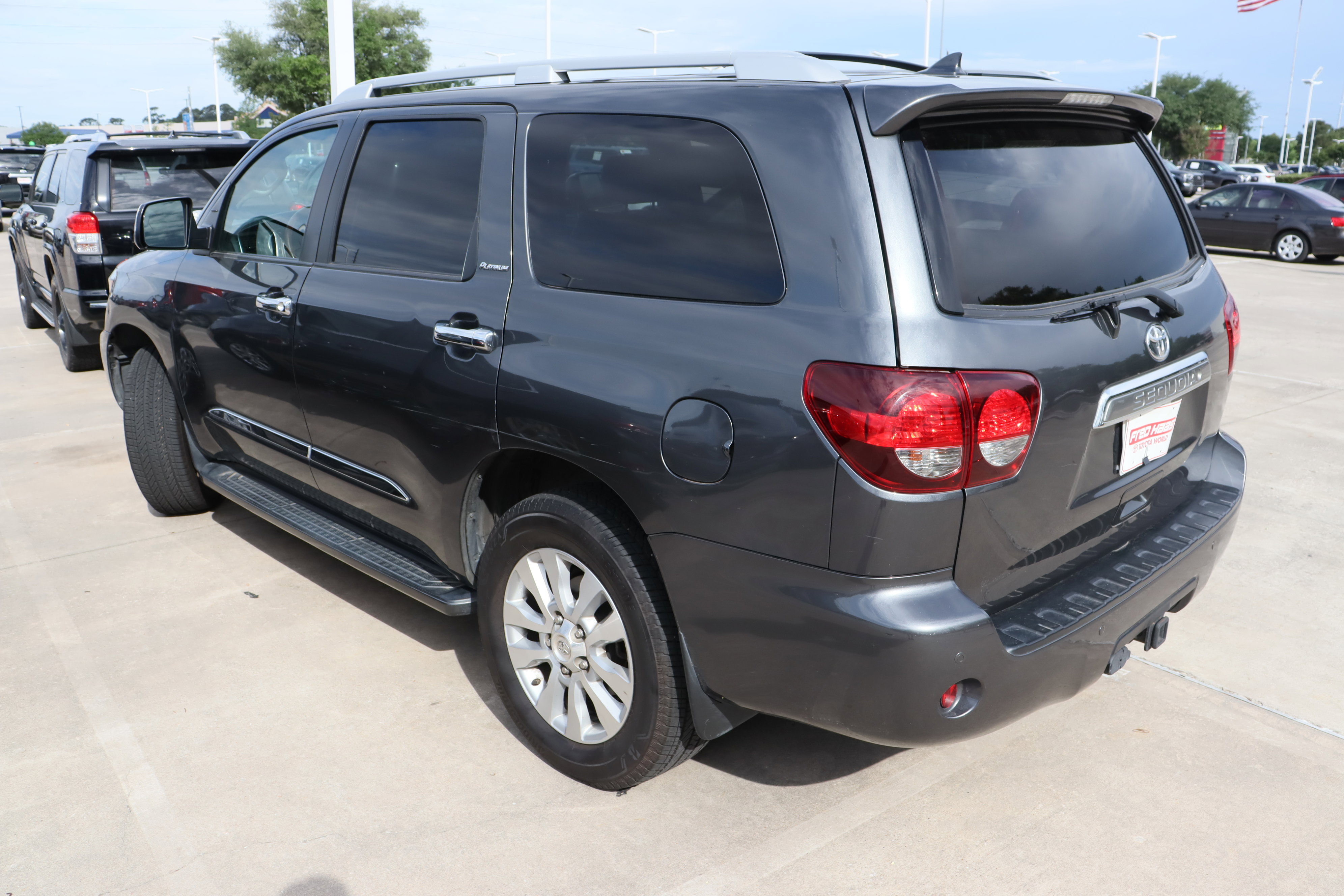 Used 2019 Toyota Sequoia Platinum image 7