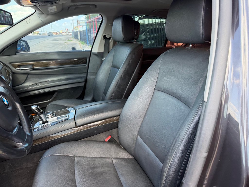 Used 2015 BMW 740i RWD image 31