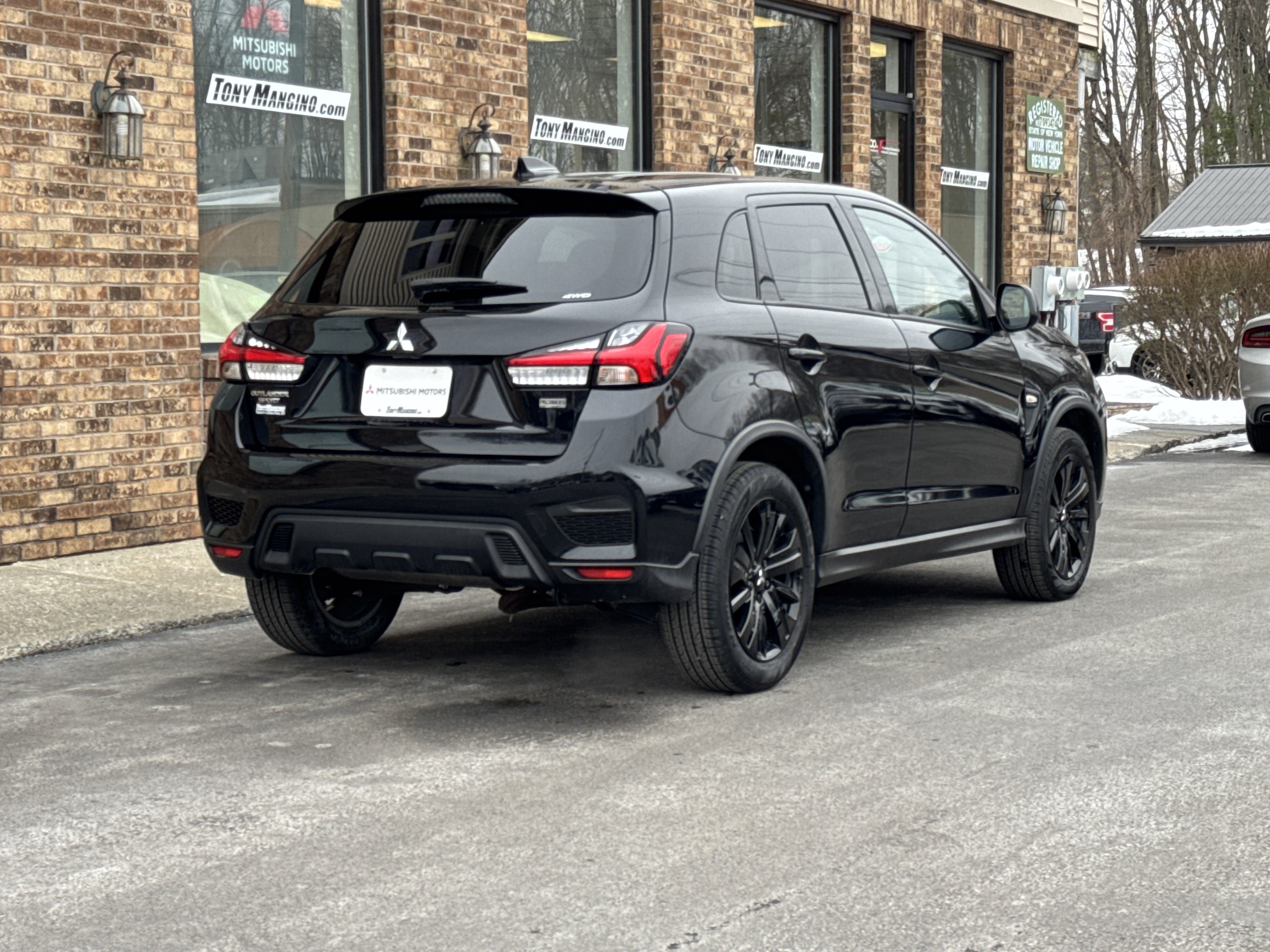 Used 2025 Mitsubishi Outlander Sport LE image 5