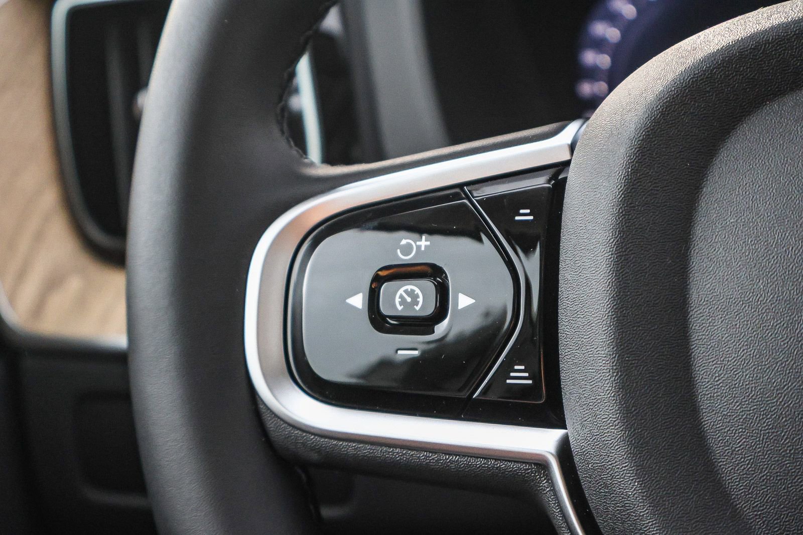 New 2026 Volvo XC60 B5 Plus w/ Climate Package image 34