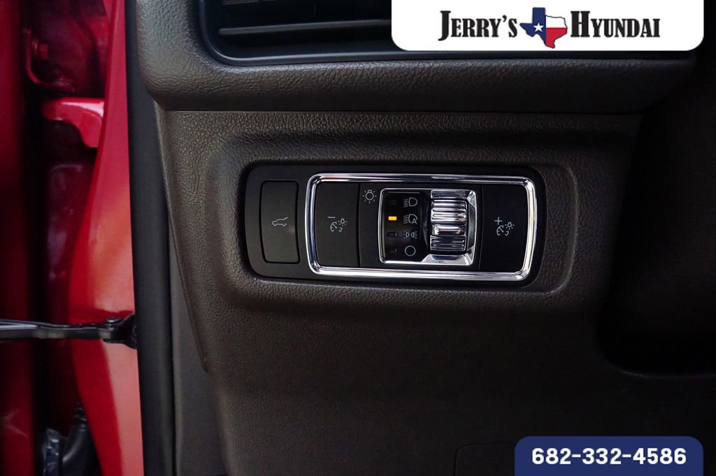 Used 2024 Lincoln Corsair AWD w/ Equipment Group 101A image 15