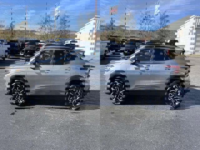 New 2026 Chevrolet Trax RS w/ Sunroof Package image 2