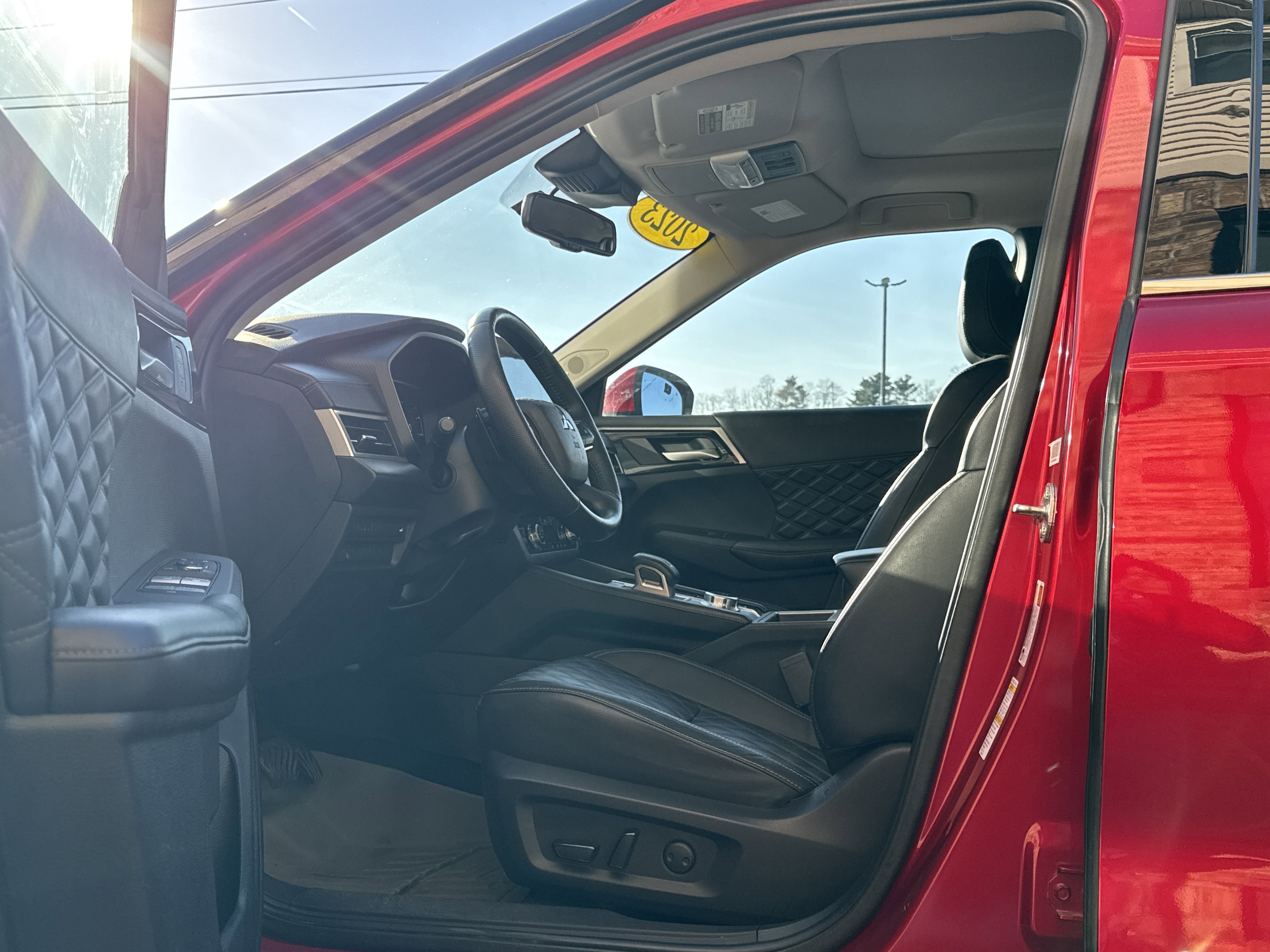 Used 2023 Mitsubishi Outlander SEL FWD image 9