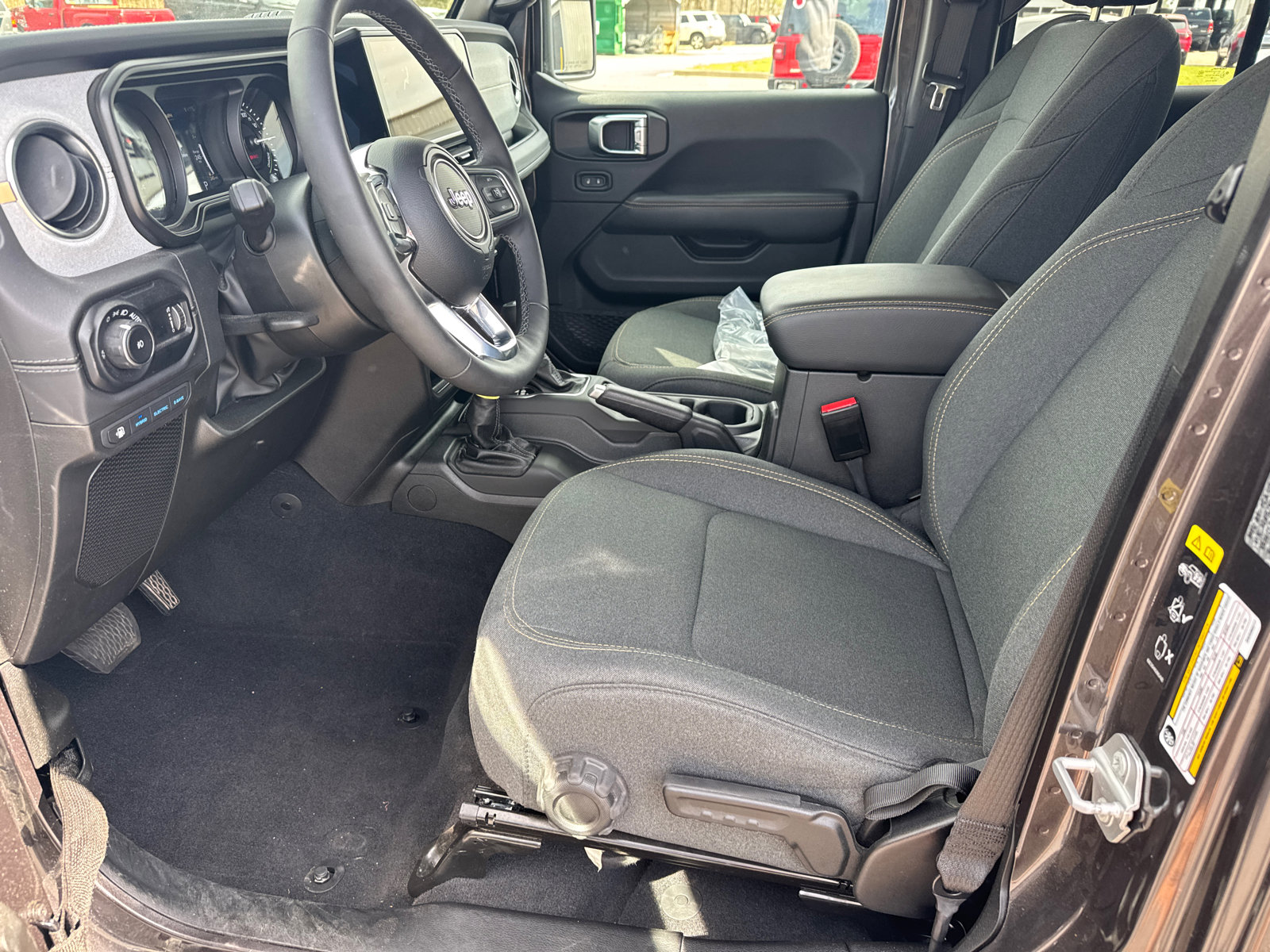 Used 2025 Jeep Wrangler Backcountry image 9