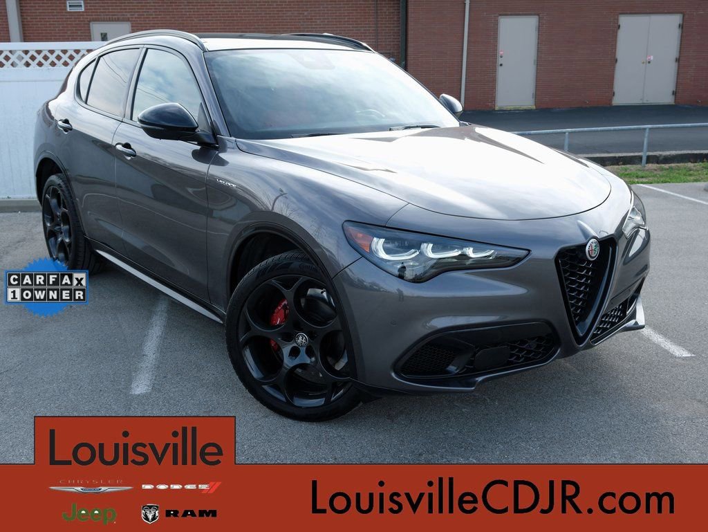 Used 2024 Alfa Romeo Stelvio Veloce image 1