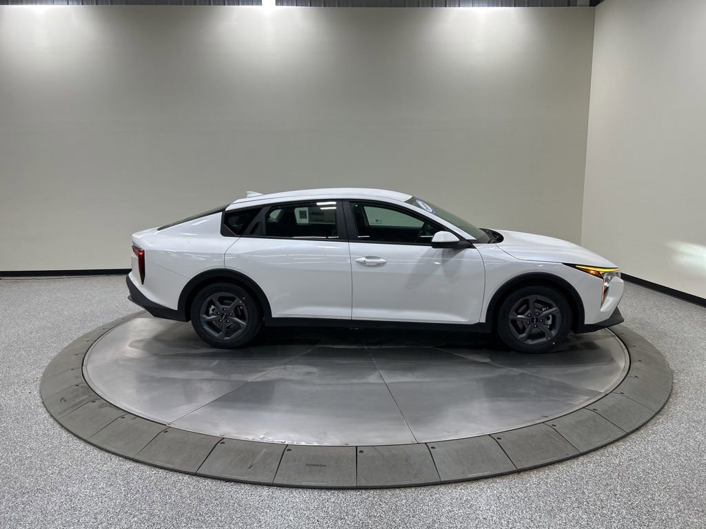 New 2026 Kia K4 LXS image 4