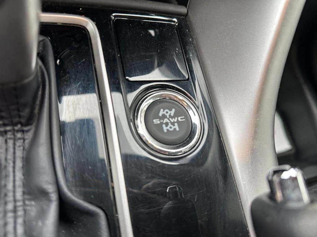 Used 2025 Mitsubishi Eclipse Cross ES image 30