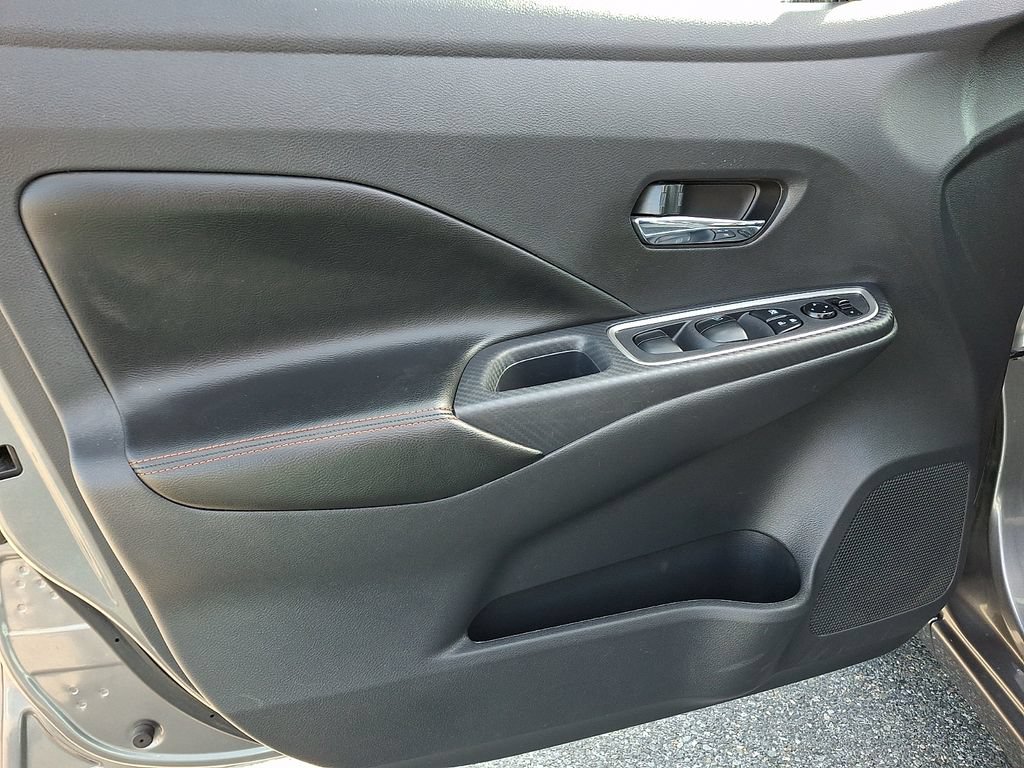 Used 2024 Nissan Versa SR FWD image 13