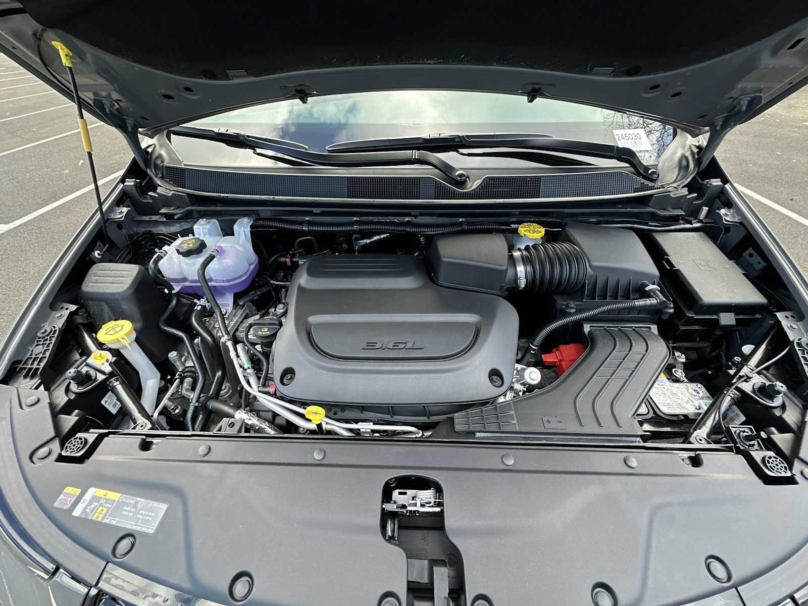 New 2025 Chrysler Pacifica Limited w/ Uconnect Theater Family Group image 16