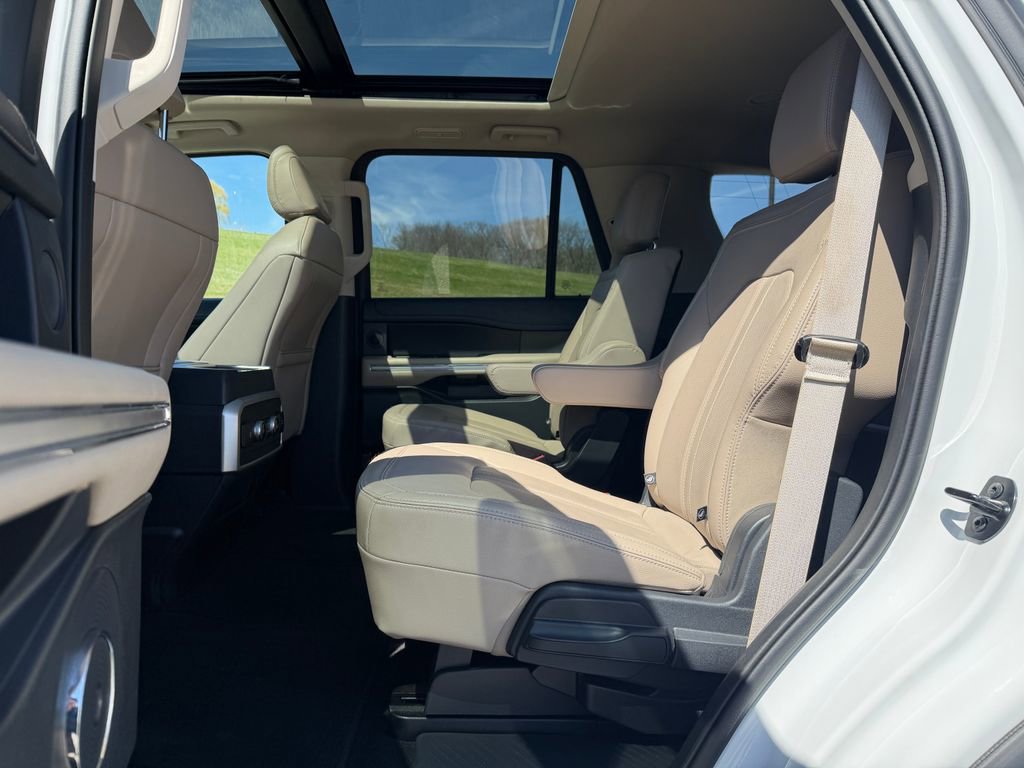 Used 2024 Ford Expedition Limited image 40