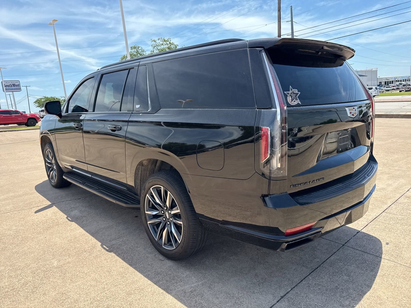 Used 2021 Cadillac Escalade ESV Sport w/ Driver Assist Tech Package AWD/4WD image 5