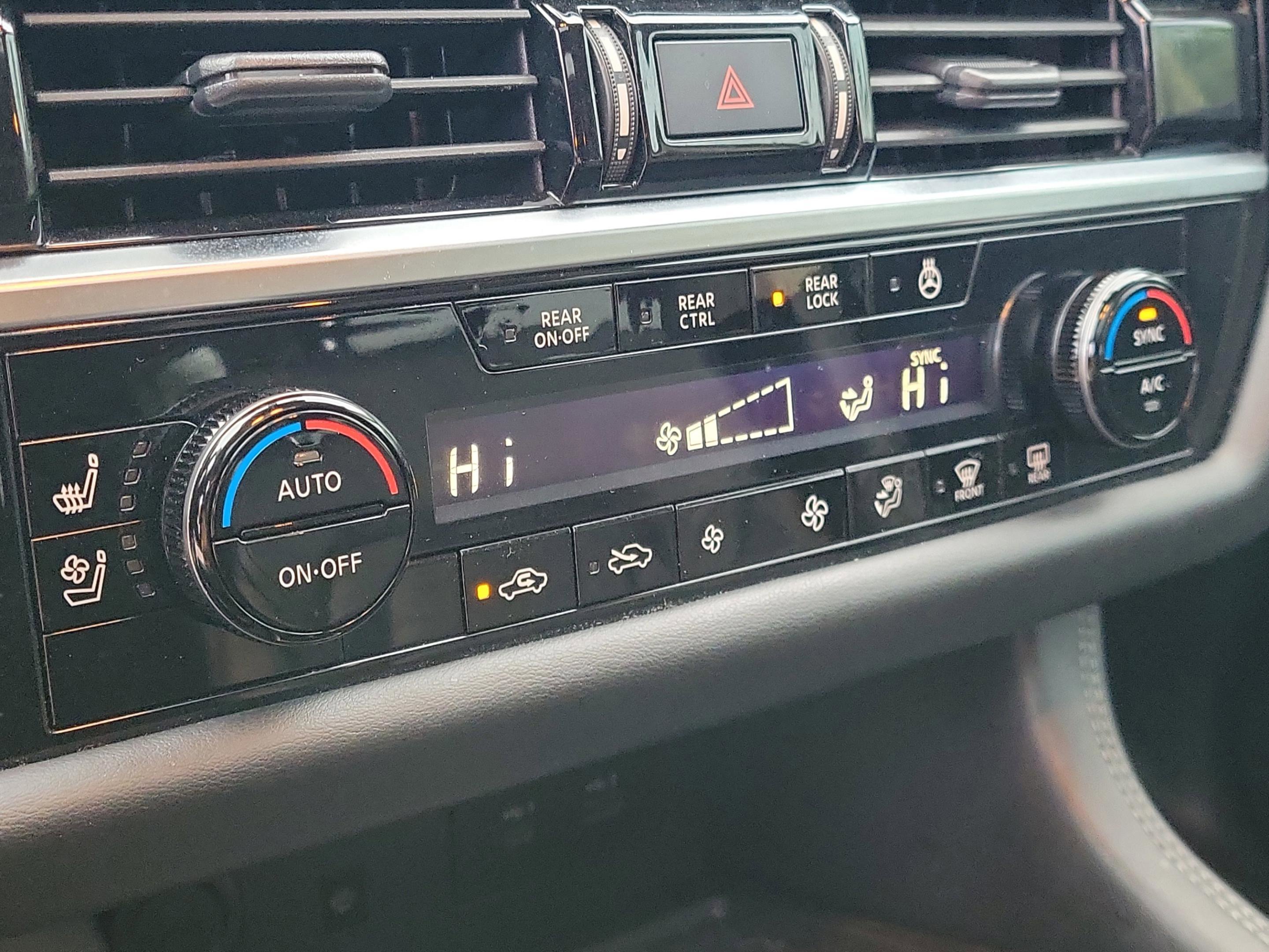 Used 2022 Nissan Pathfinder Platinum image 32