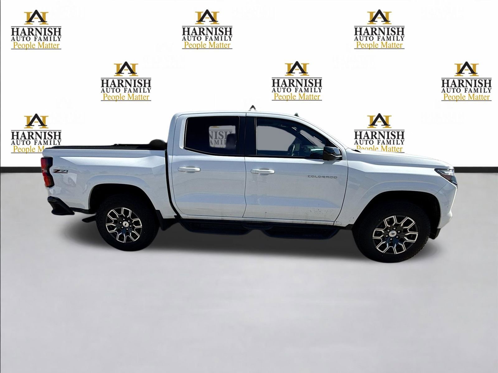 Used 2024 Chevrolet Colorado Z71 w/ Z71 Convenience Package 2 image 7