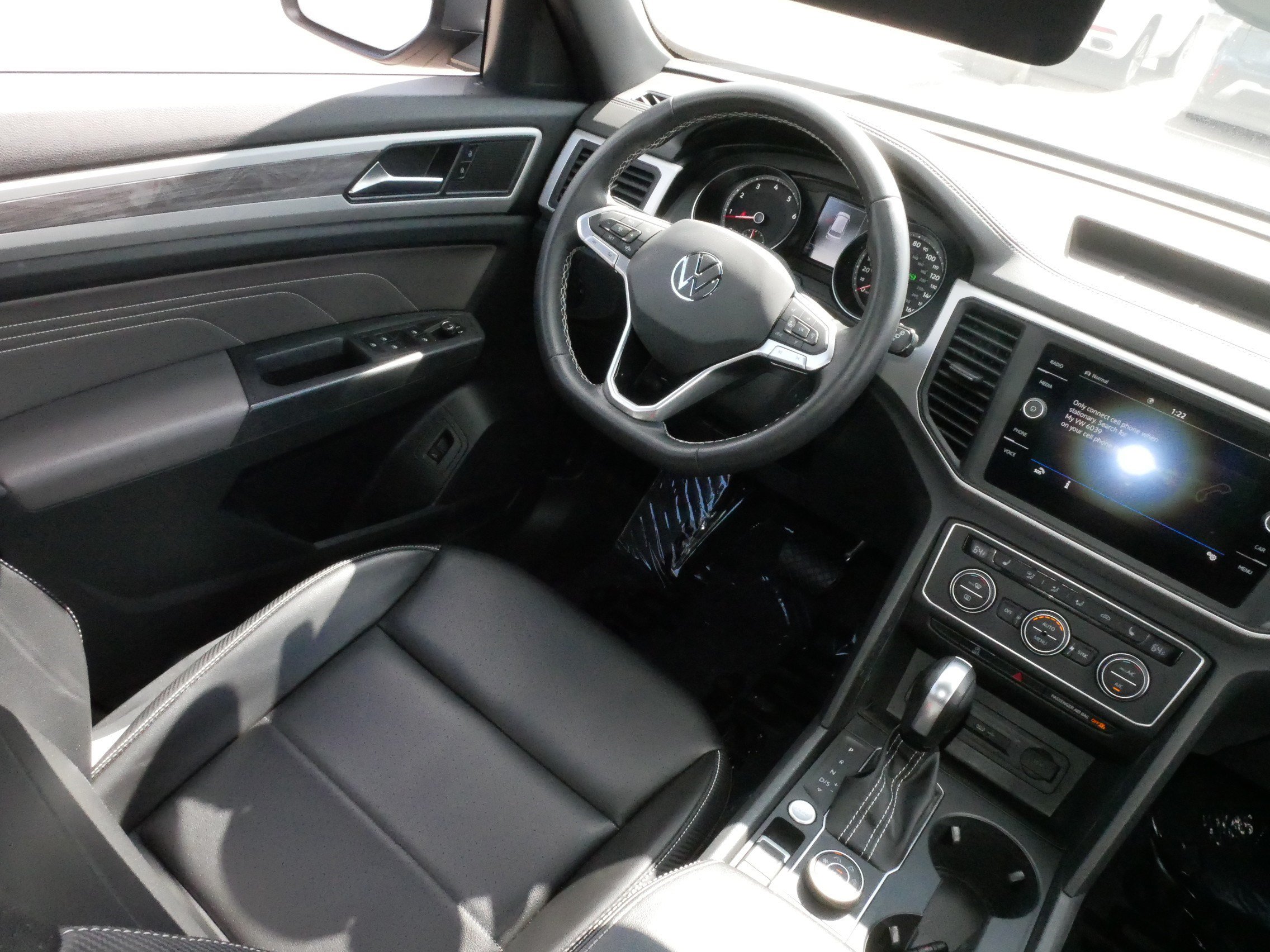 Used 2021 Volkswagen Atlas Cross Sport SE AWD/4WD image 9