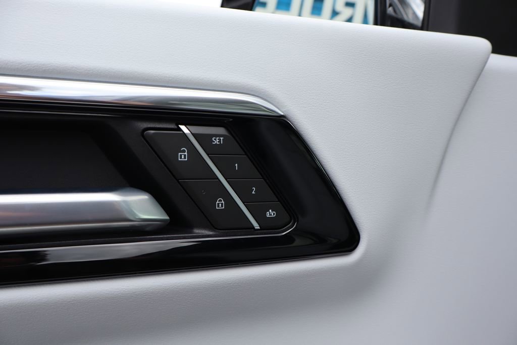 New 2025 Chevrolet Suburban Premier image 10