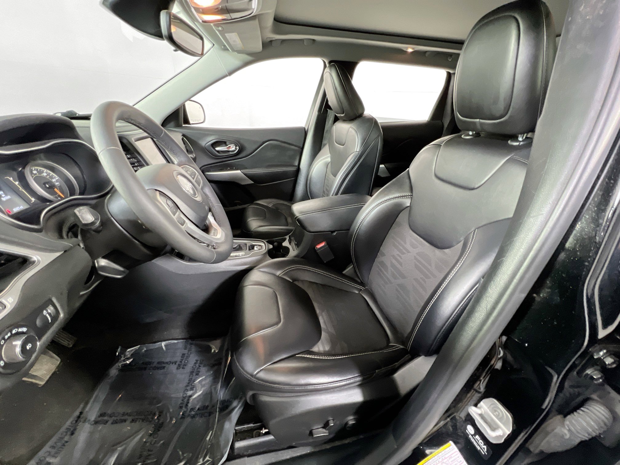 Used 2022 Jeep Cherokee Latitude w/ Sun & Sound Group image 20