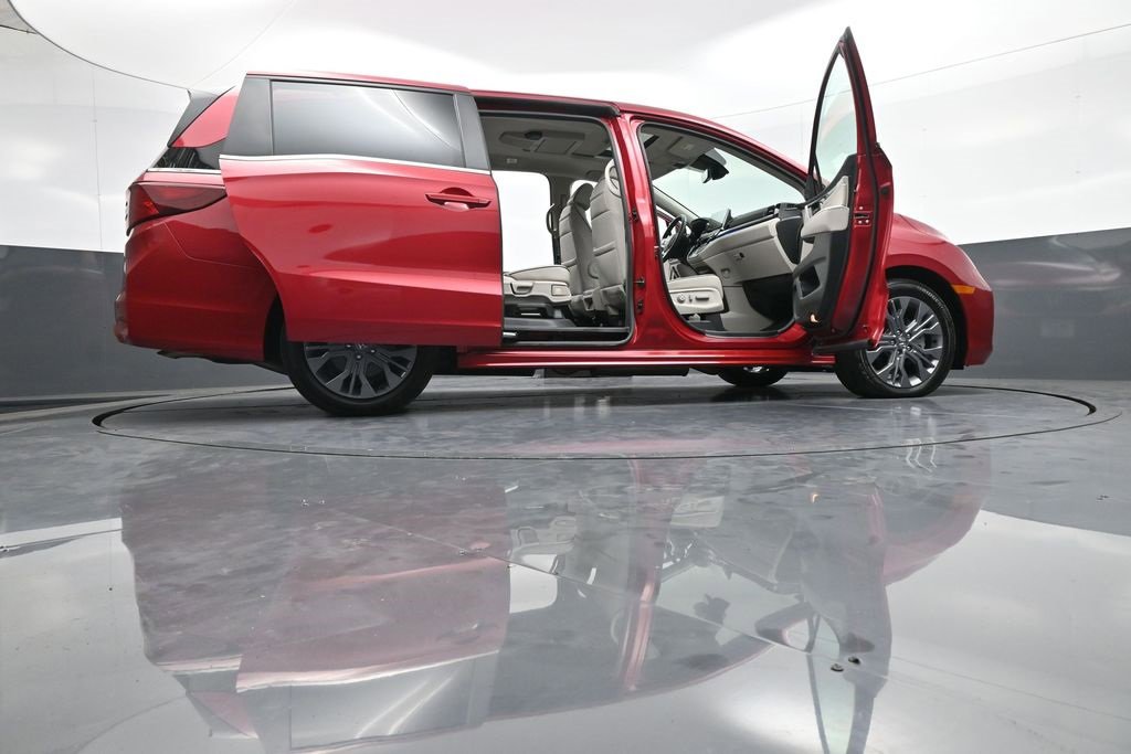 Certified 2025 Honda Odyssey Touring image 48