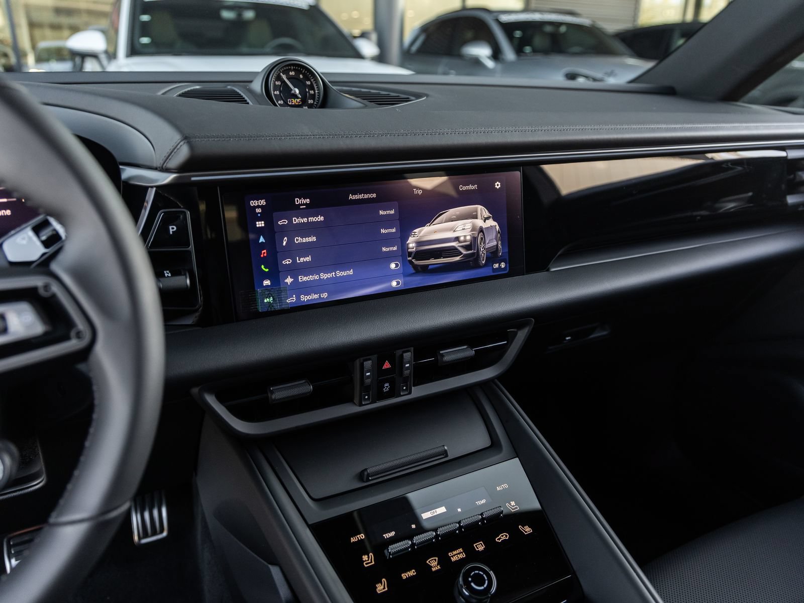 Certified 2025 Porsche Macan 4S Electric AWD/4WD image 31