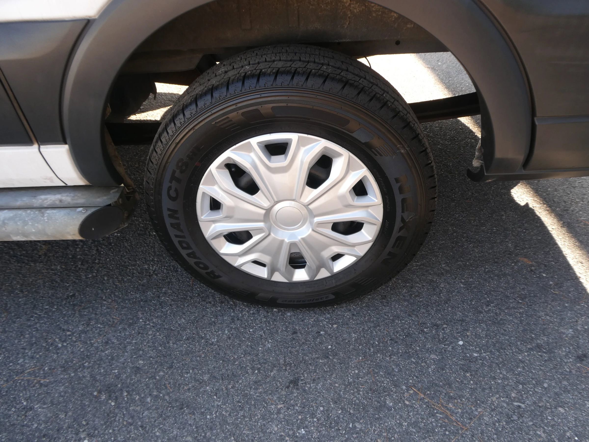 Used 2016 Ford Transit 250 130 Low Roof w/ Exterior Upgrade Package image 31