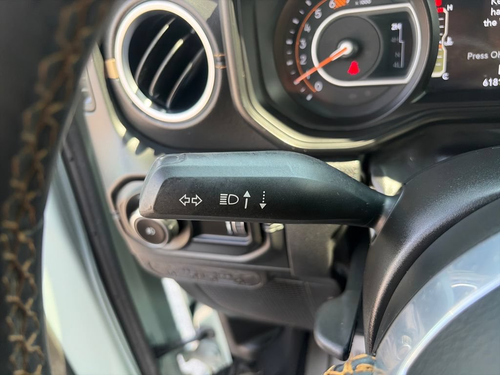 Used 2024 Jeep Wrangler Unlimited Sahara w/ Technology Group AWD/4WD image 38