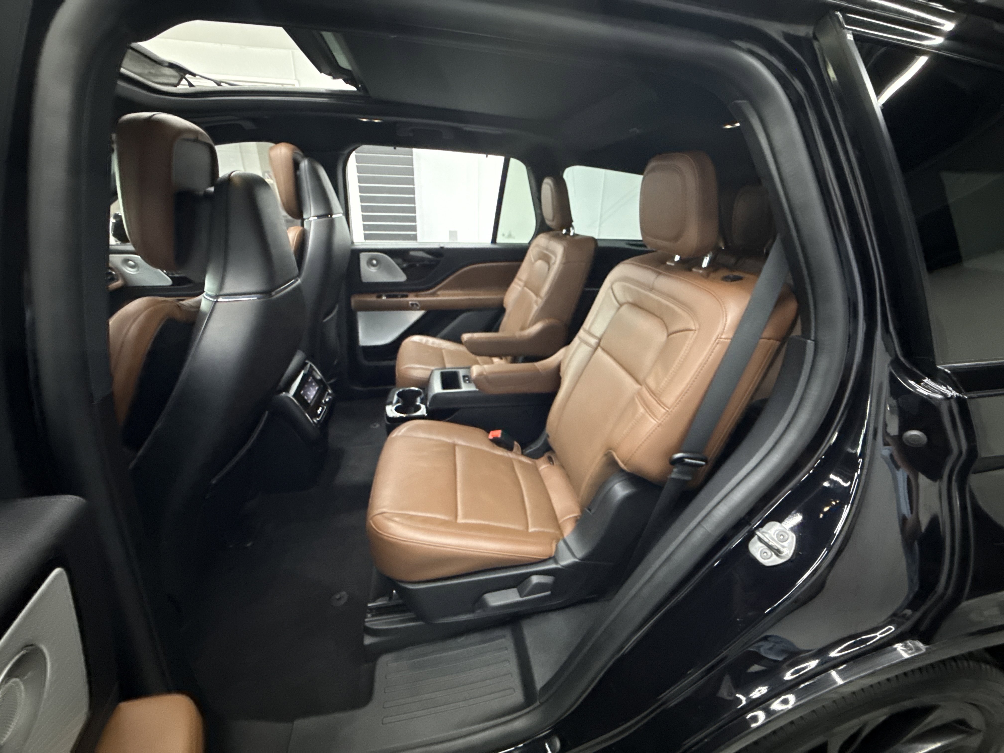 Used 2023 Lincoln Aviator Reserve w/ Equipment Group 201A image 24