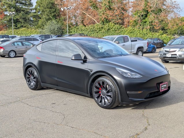 Used 2023 Tesla Model Y Performance image 3