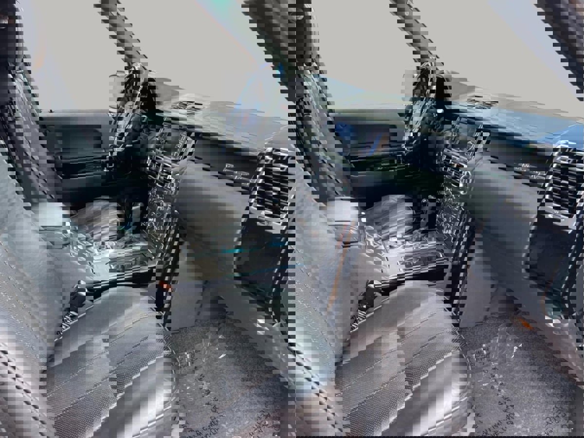 Used 2012 Land Rover Range Rover Supercharged image 27