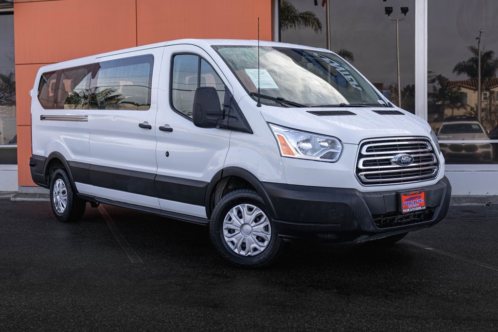 Used 2019 Ford Transit 350 XLT image 2