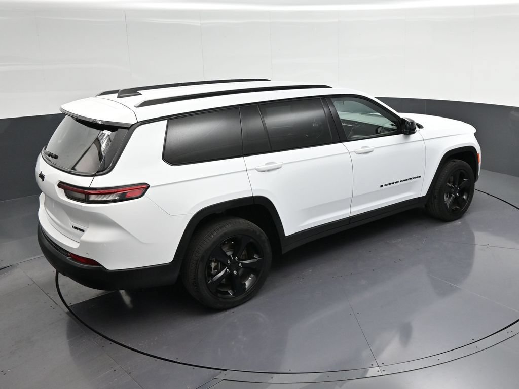 Used 2025 Jeep Grand Cherokee L Limited w/ Black Appearance Package RWD image 20