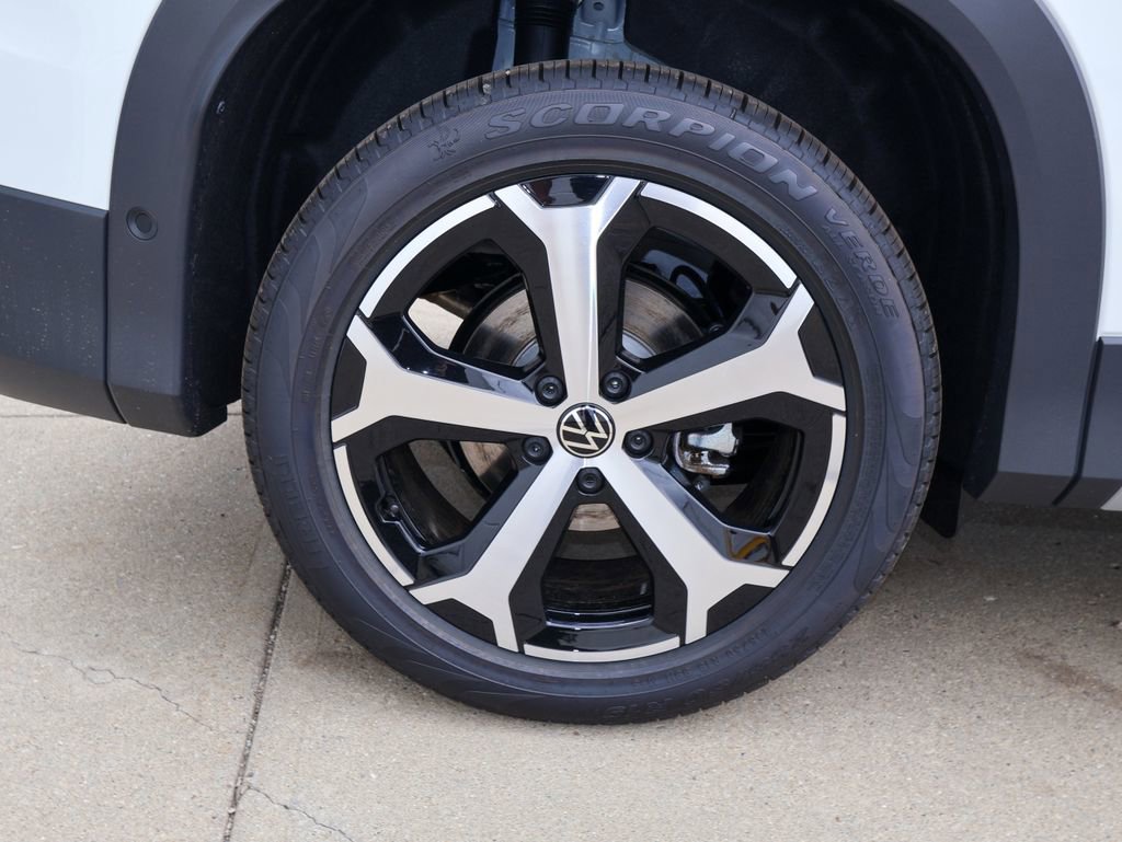 New 2026 Volkswagen Tiguan SE AWD/4WD image 9