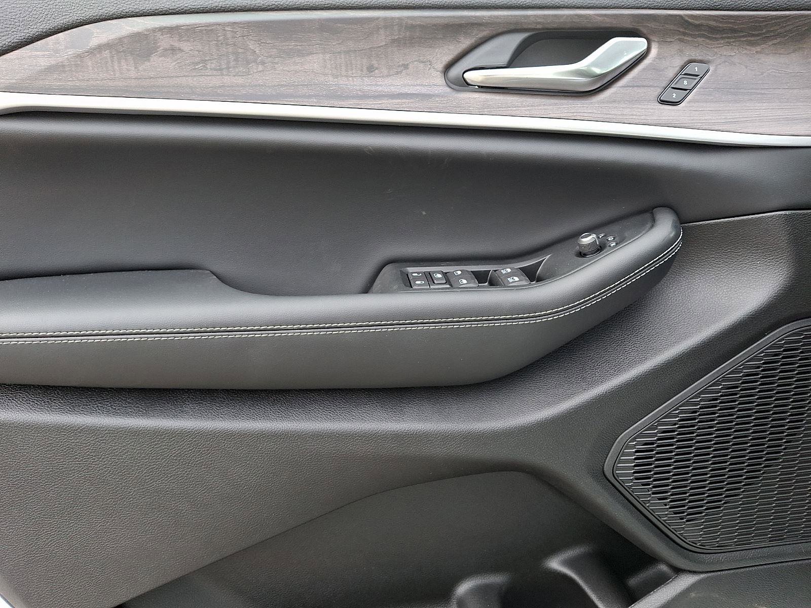 New 2025 Jeep Grand Cherokee L Limited image 8